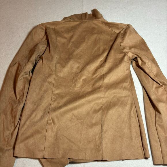 NWT Lily Star Faux Suede Zip Wrap Front Beige Size Medium SOFT - Picture 9 of 9